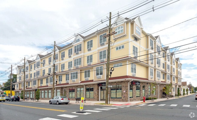 Building Photo - 510 Hamilton