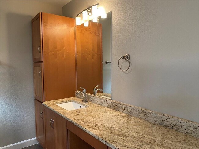 Building Photo - 1514 Betty Jo Dr