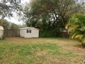 Building Photo - 1608 Knollwood Circle