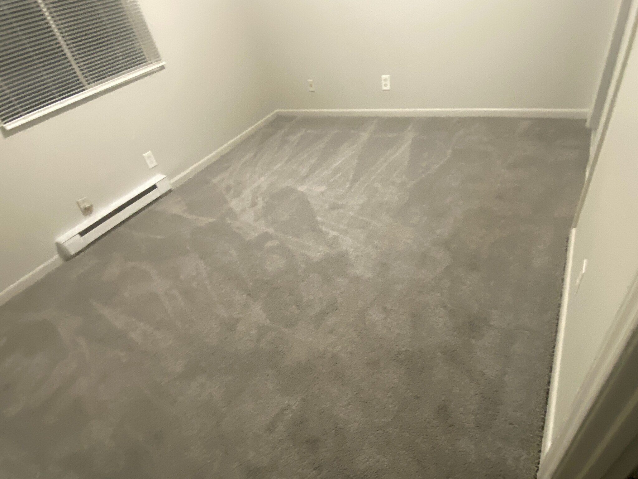 Building Photo - Room in Condo on Alamance Church Rd