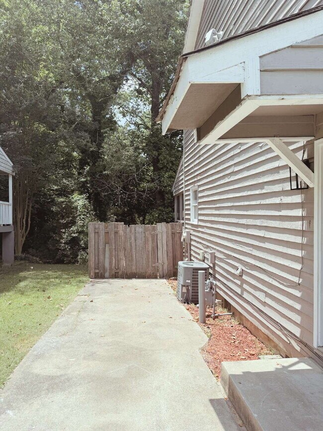 Building Photo - 4360 Barrington Pl