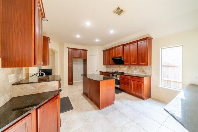 Building Photo - 28210 Cross Creek Springs Ln