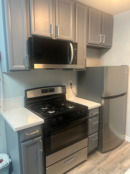 Building Photo - 3640 Cardiff Ave