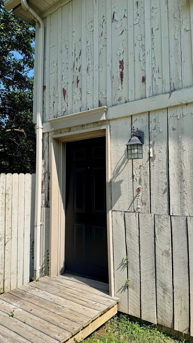 Building Photo - 1065 Mackey Pike