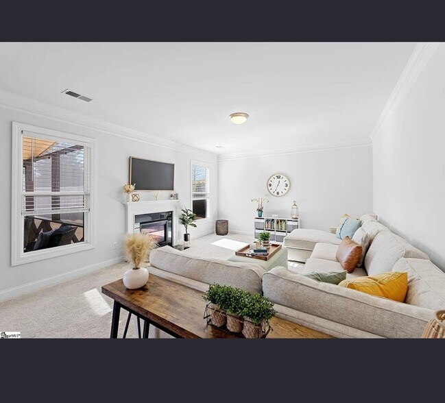 Building Photo - 286 Braselton St