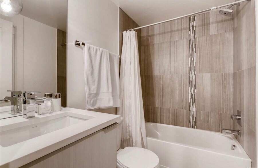 Building Photo - 3528 Stuart St