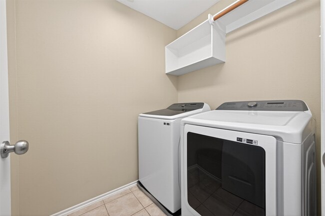 Building Photo - 169 Musewood Ct