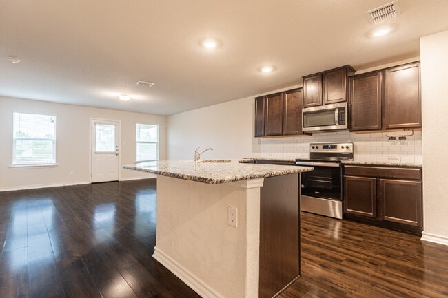 Building Photo - 2918 Lindenwood Run