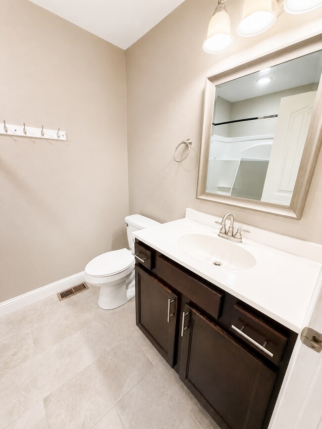 Building Photo - 187 Ridgeview Dr