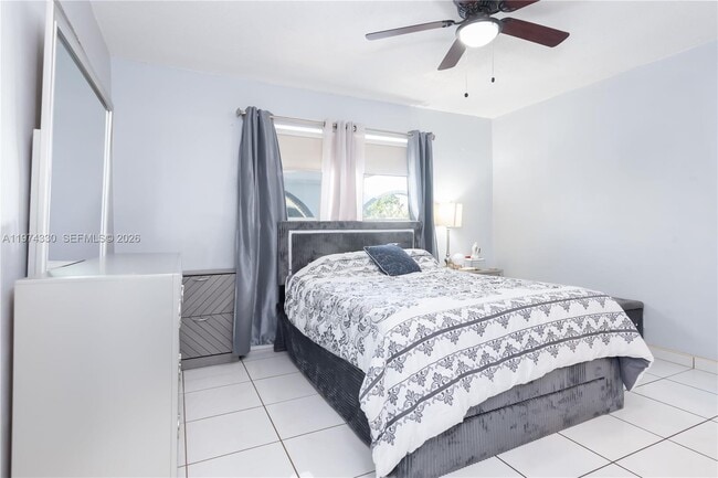 Building Photo - 5640 Hayes St