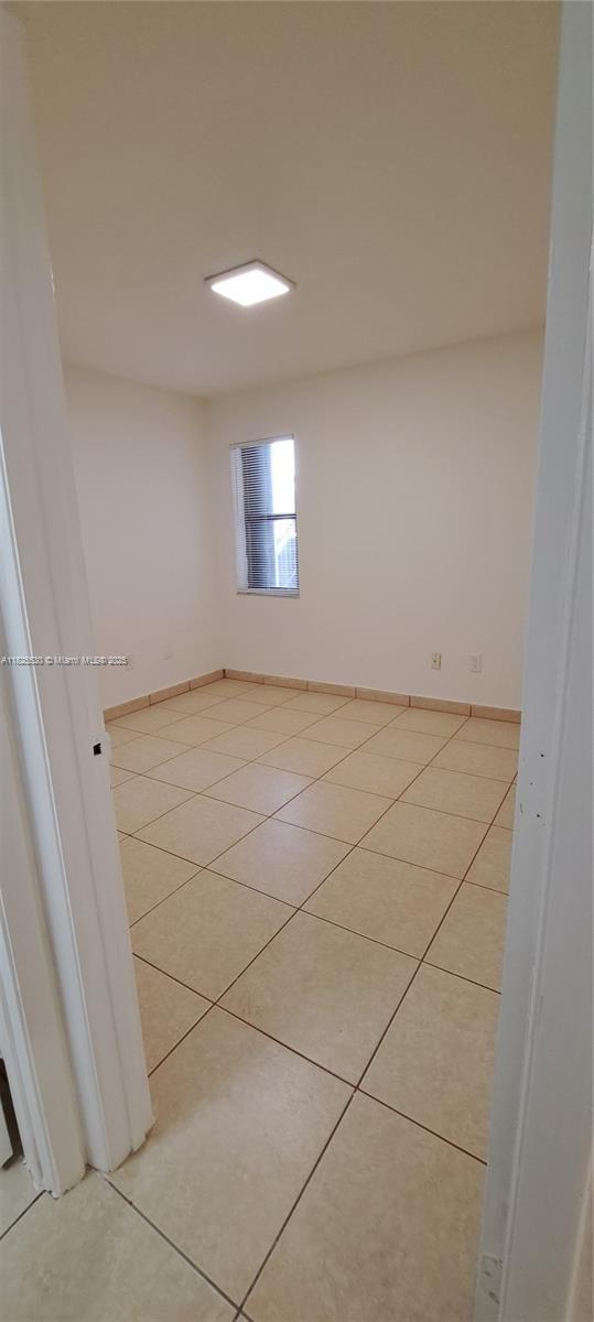 Building Photo - 842 NE 209th St