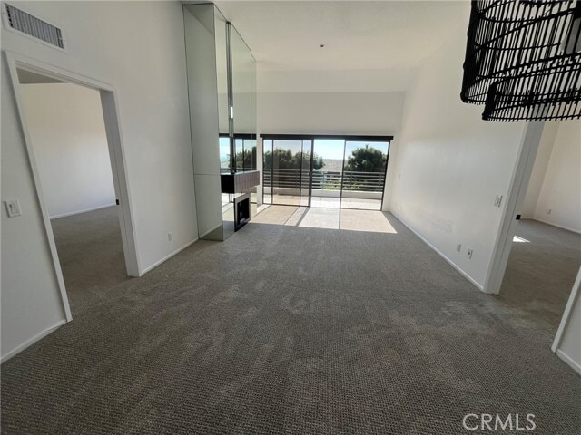 Building Photo - 240 Nice Ln