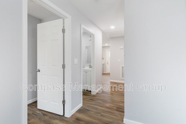 Building Photo - 6900 Seaver Dr NW