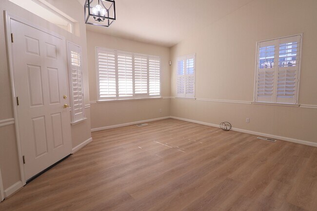 Building Photo - 8701 White Fir St