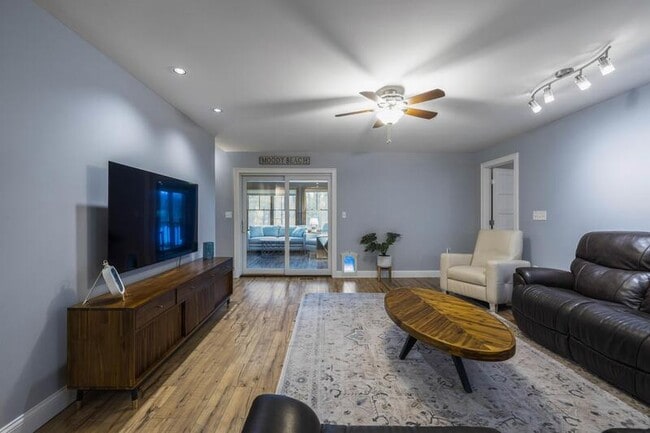 Building Photo - 34 Furbish Rd