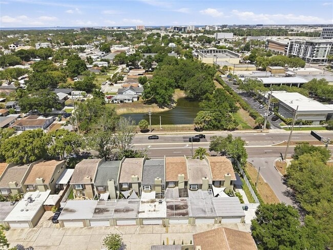 Building Photo - 727 N Himes Ave