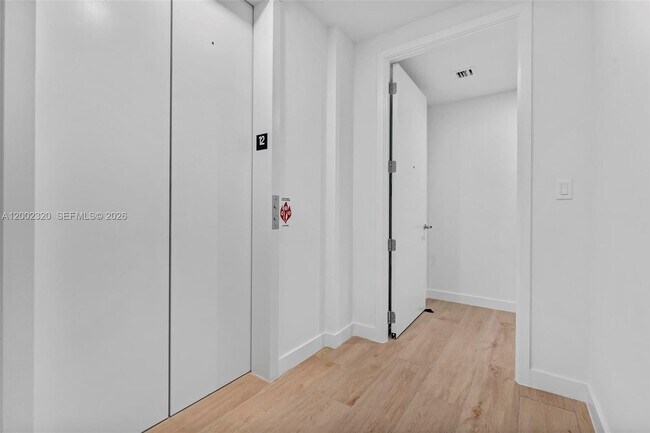 Building Photo - 900 N Ocean Blvd