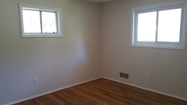 Building Photo - 4002 Blackpool Rd