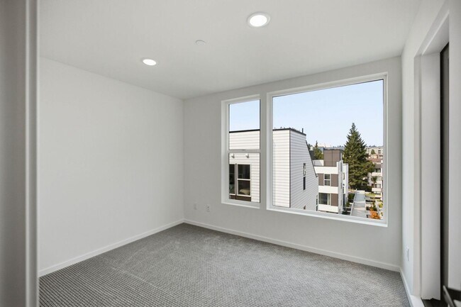 Building Photo - 12512 C 35th Ave NE