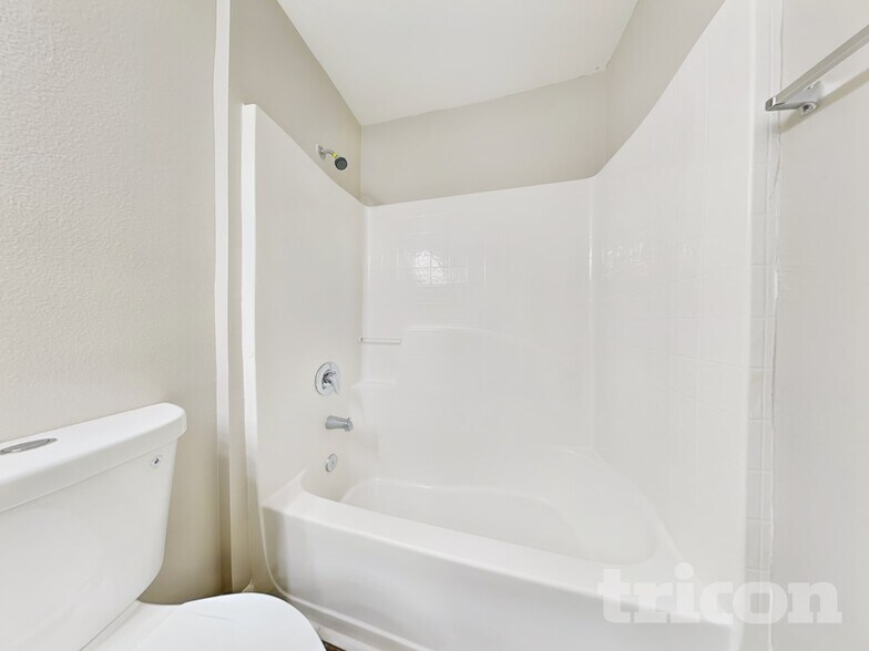 Building Photo - 4468 Woodley Creek Rd