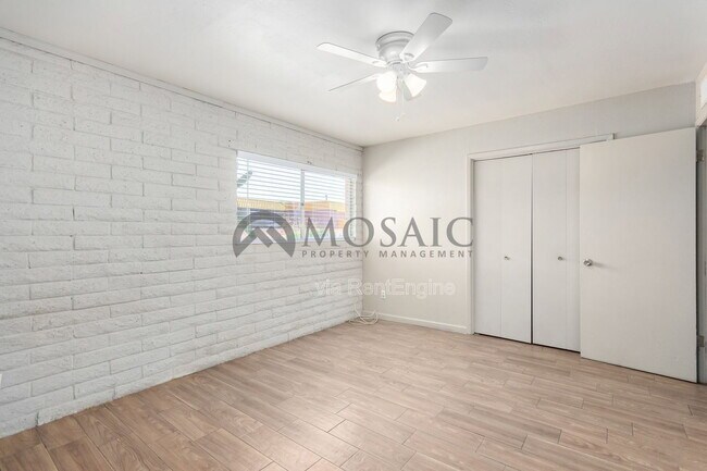 Building Photo - 1204 S McClintock Dr