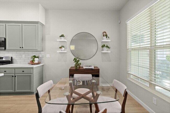 Building Photo - 3 Bed 2.5 Ba 2 Car Garage with solar!