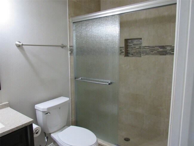 Building Photo - 22710 Leedstown Ln