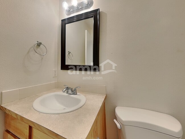 Building Photo - 6651 S Acacia Ave