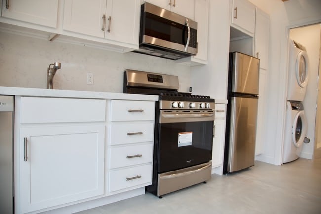 Building Photo - 6521 W 87th St