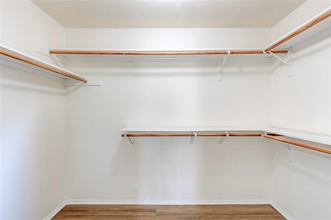Building Photo - 8116 Forest Heights Ln