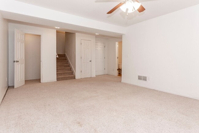 Building Photo - Spacious Duplex with Fenced Yard