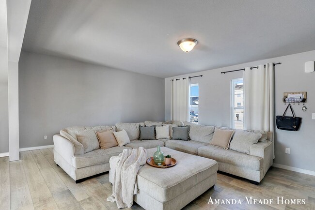 Building Photo - Cozy Living in a Peaceful Setting