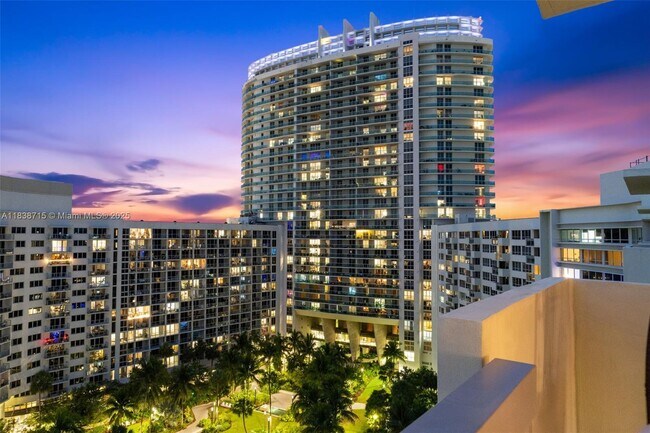 Building Photo - 1500 Bay Rd