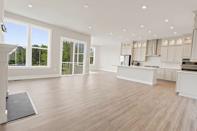 Building Photo - 625 Lipizzan Dr SW