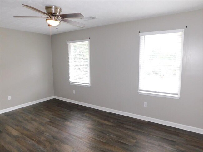 Building Photo - 2775 New S Dr