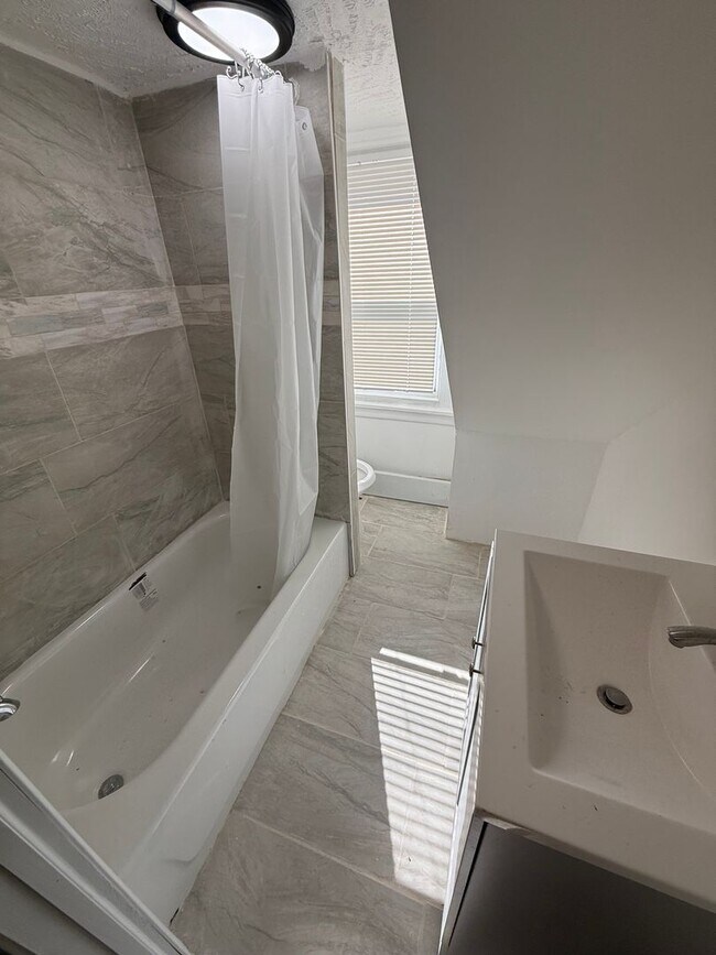 Building Photo - 6515 Rising Sun Ave