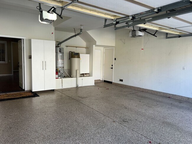 Building Photo - Single Family Home in Spanish Hills