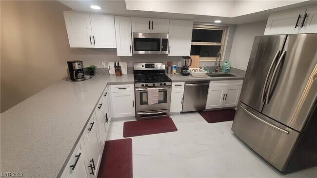 Building Photo - 2400 El Brio Ct