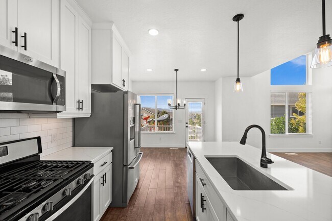 Building Photo - 15392 S Skyraider Ln