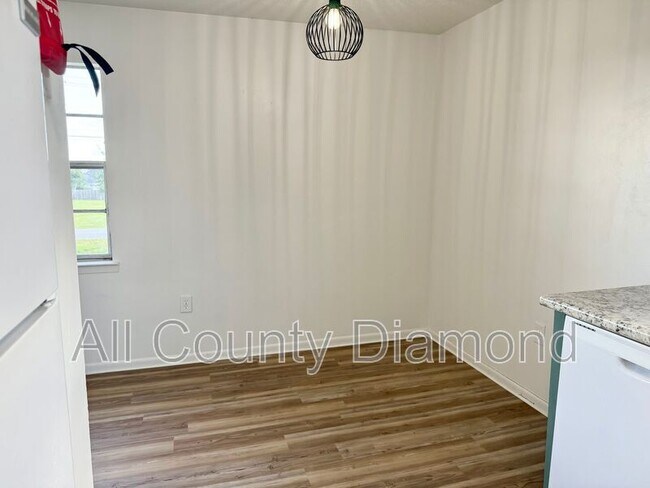 Building Photo - 506 11th St N