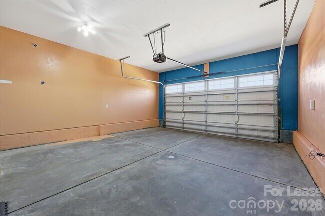 Building Photo - 6425 Cumberland Dr