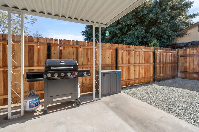 Building Photo - 10921 Polaris Dr