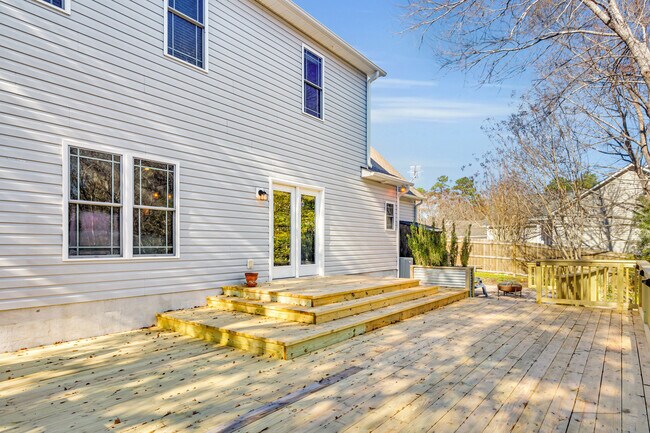 Building Photo - 112 Wild Oak Dr