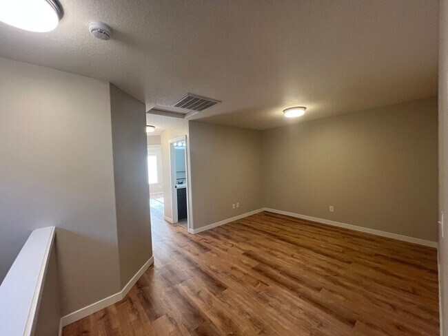 Building Photo - Recently Renovated! Spacious 3 Bedroom Home with Fenced Yard, Patio, and 2-Car Garage With Move I...