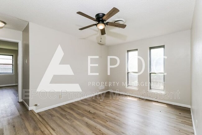 Building Photo - 1101 Swope Dr