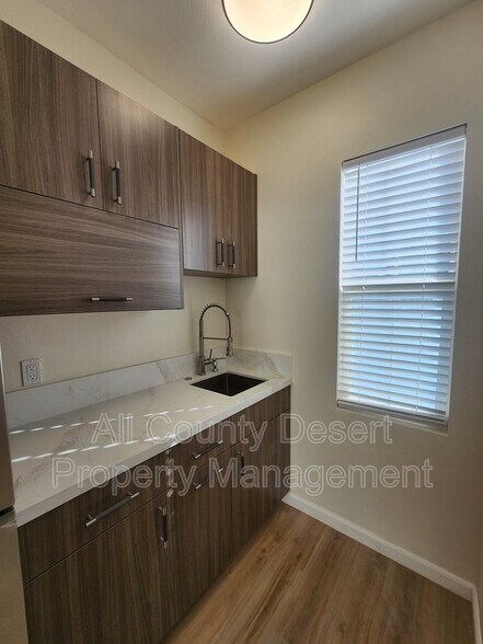 Building Photo - 82630 Redford Way