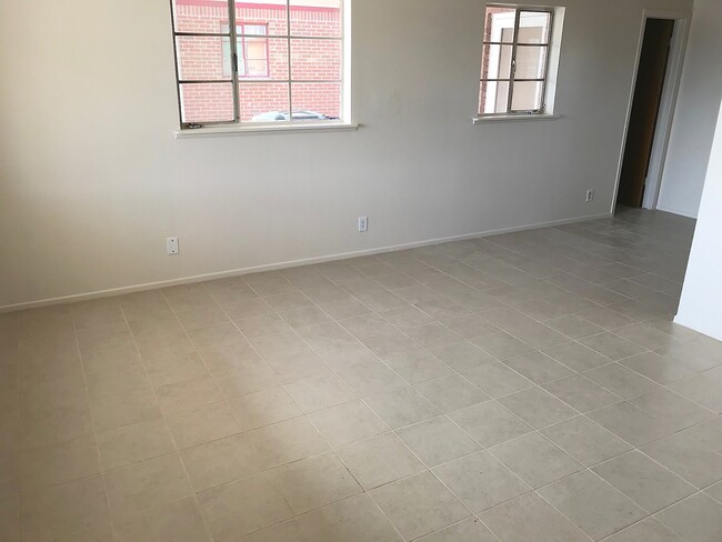 Building Photo - Northeast El Paso 3 Bed Refrig A/C w/Mount...