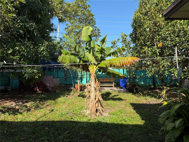 Building Photo - 1160 NW 77th Way