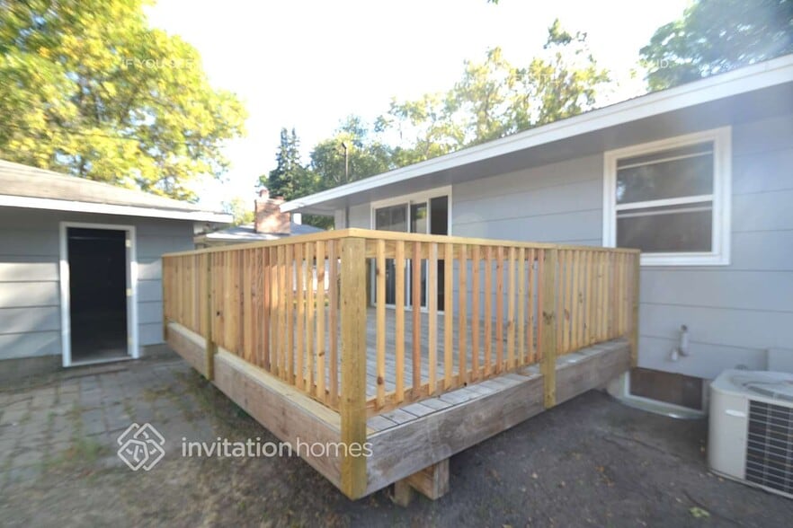 Building Photo - 2675 2nd St N