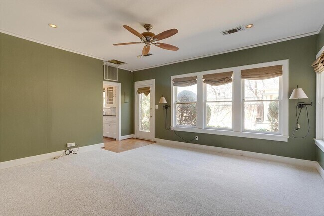 Building Photo - Charming home in Coveted Berkeley Place!